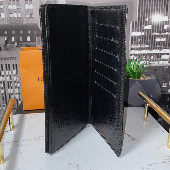 SOLDAuthentic Louis Vuitton Epi Checkbook Holder - Picture 8 of 14